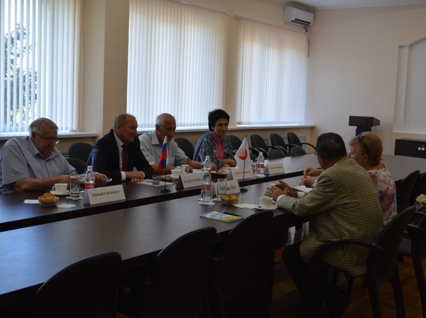Обсуждаются вопросы сотрудничества